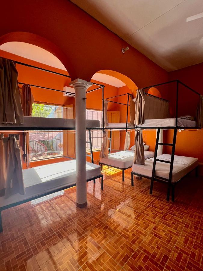 Alena Hostal Valladolid  Exterior foto