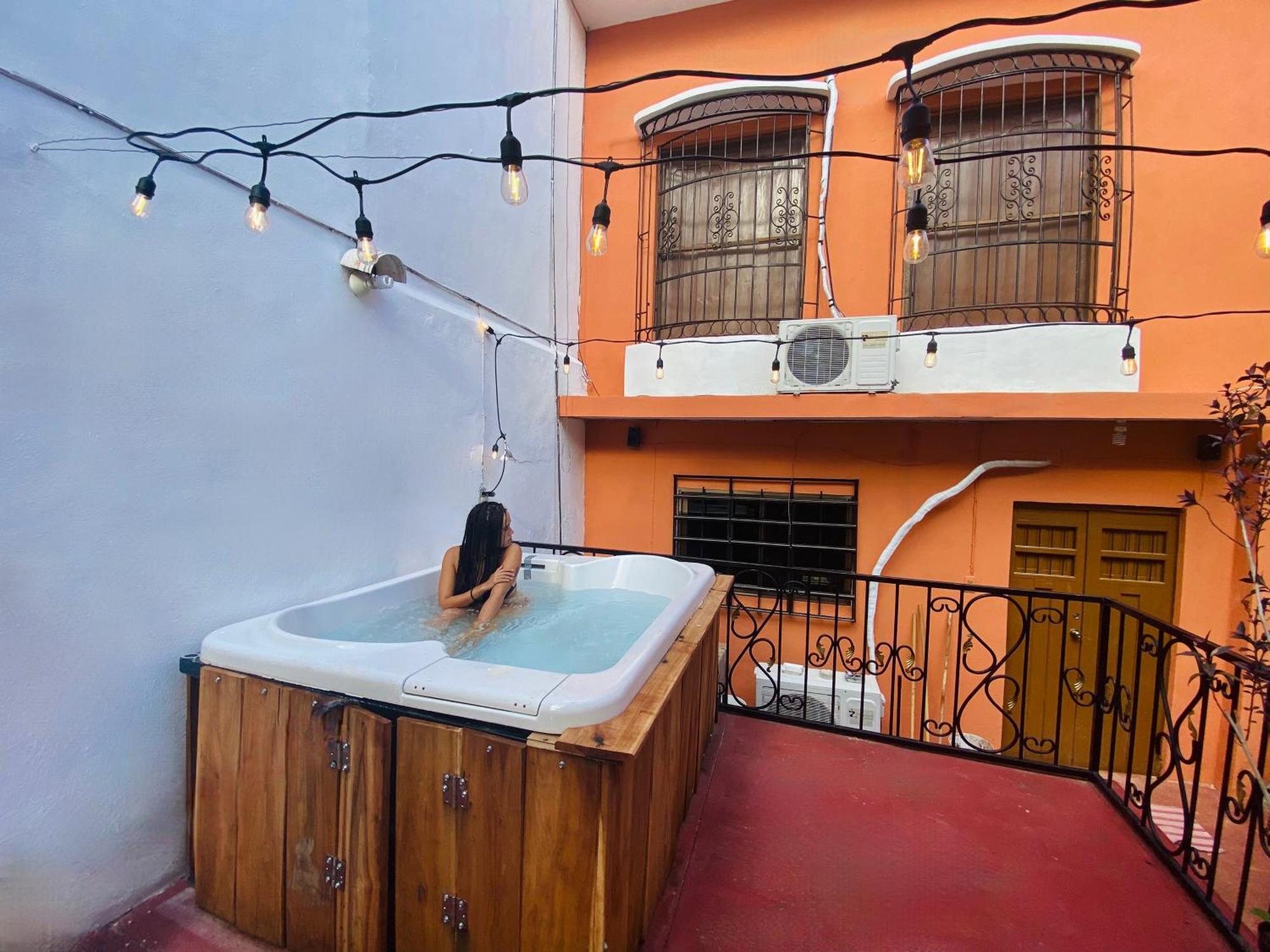 Alena Hostal Valladolid  Exterior foto